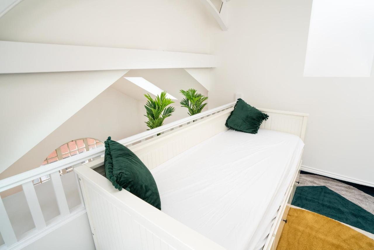 The Amazing Triplex - City Centre - Free Parking Sheffield Exterior foto